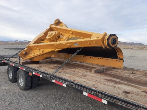 Caterpillar 16M Grader Circle and Drawbar With Moldboard Repairing and ...