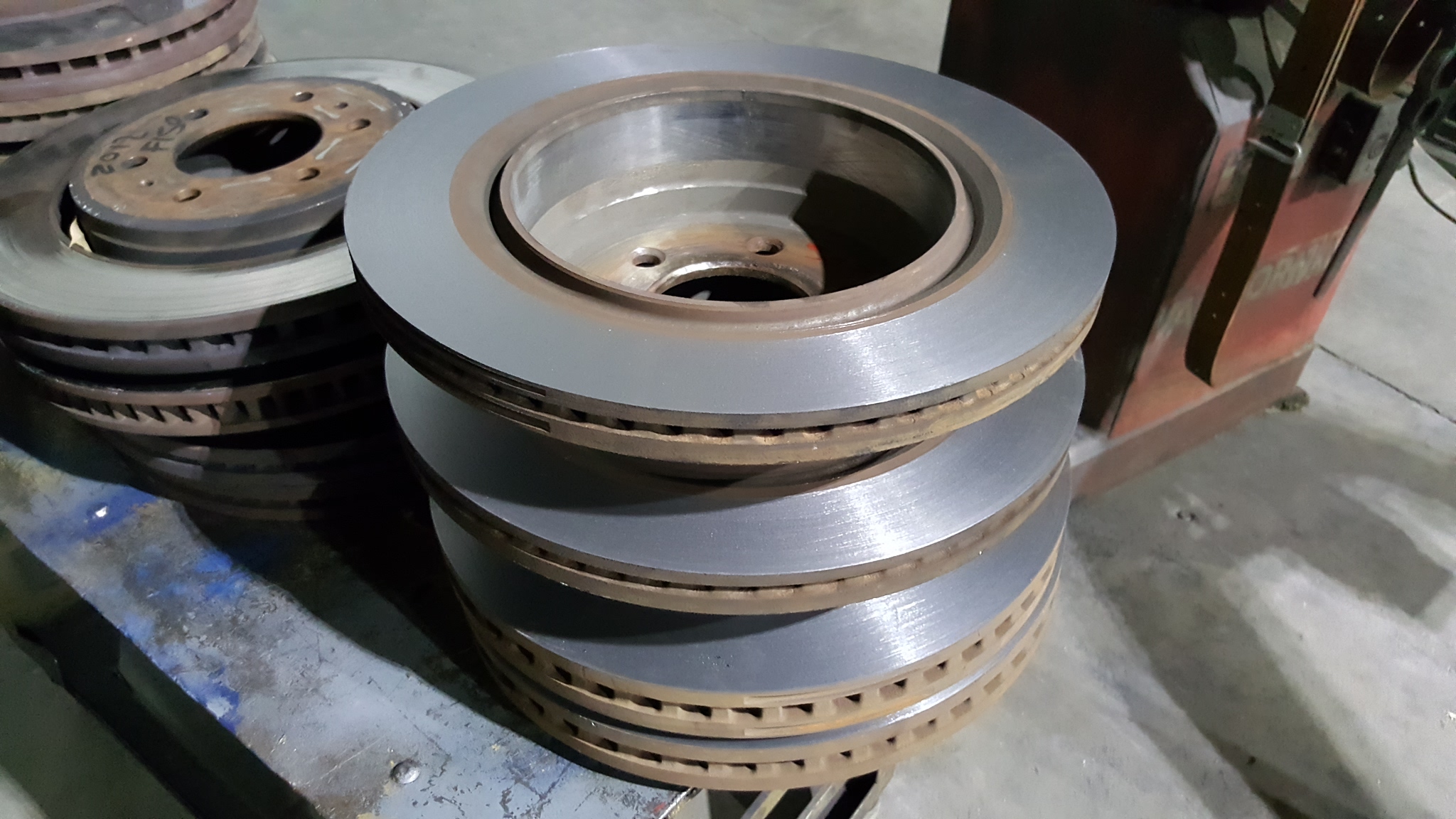 Brake Rotor and Drum Turning and Machining - Motor Mission Machine and